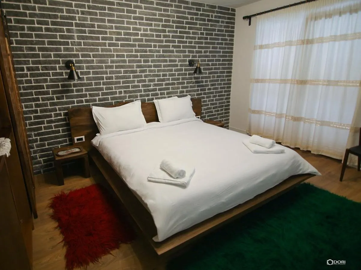 Tres Belle Hotel Korce 0*,
