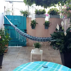 https://les-hibiscus.hotels-rhonealpes.com